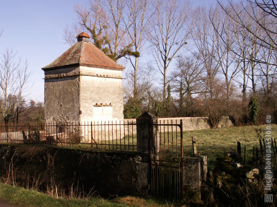 Ch�teau de Bellecour : pigeonnier